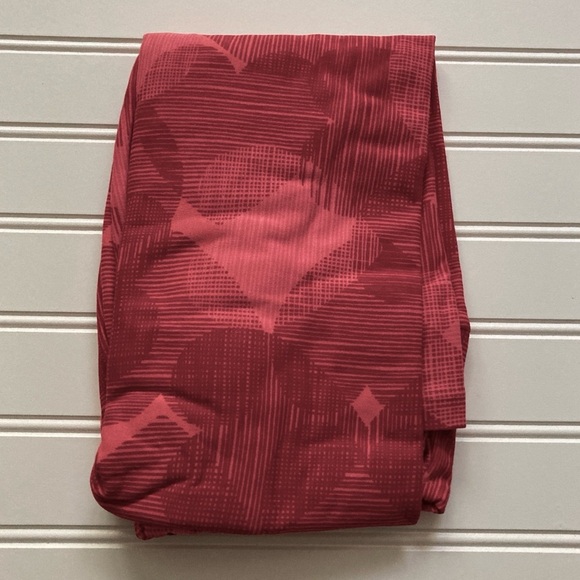 NWT LuLaRoe TC Leggings red pink Valentines Day heart tall & curvy LLR NEW - Picture 1 of 3